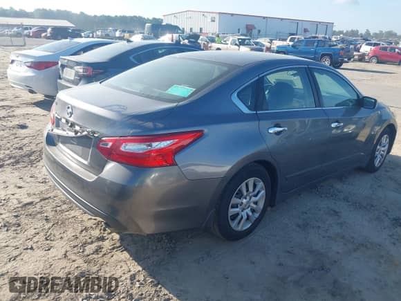 2016 Nissan Altima SR z VIN 1N4AL3APXGC233830, wystawiony jako IAAI lot #42732451 z przebiegiem 190 762 mil mil oraz . Historia ofert i sprzedaży dostępna na DreamBid. Obrazek 4.