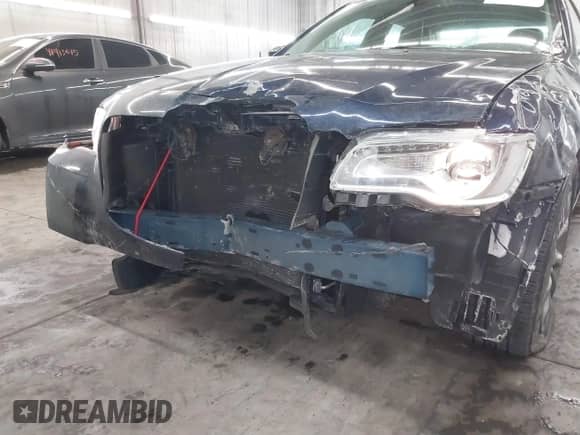 2016 Chrysler 300 Anniversary Edition с VIN 2C3CCARG4GH261572, выставлен на аукционе IAAI как лот 41411458 с пробегом 109 471 миль миль и . История ставок и продаж доступна на DreamBid. Изображение 6.