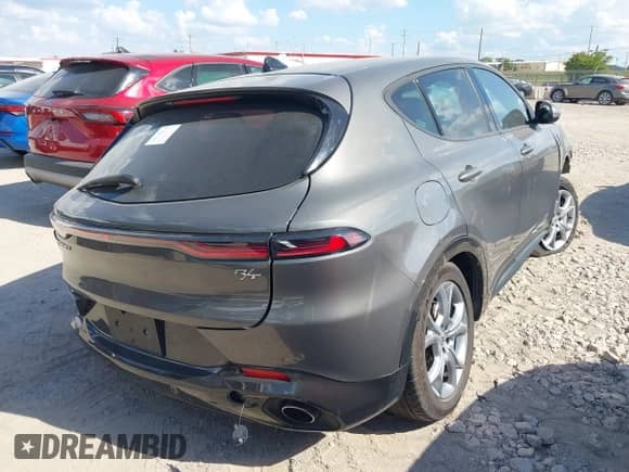 2024 Dodge Hornet R/T with VIN ZACPDFCW7R3A29130, listed as a IAAI auction lot 43375592 with 36,248 mi miles and . Bid and sale history available at DreamBid. Image 4.