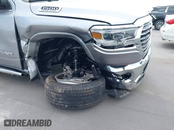 2022 Ram 1500 Longhorn z VIN 1C6SRFKT1NN426449, wystawiony jako IAAI lot #43134719 z przebiegiem 26 496 mil mil oraz . Historia ofert i sprzedaży dostępna na DreamBid. Obrazek 6.