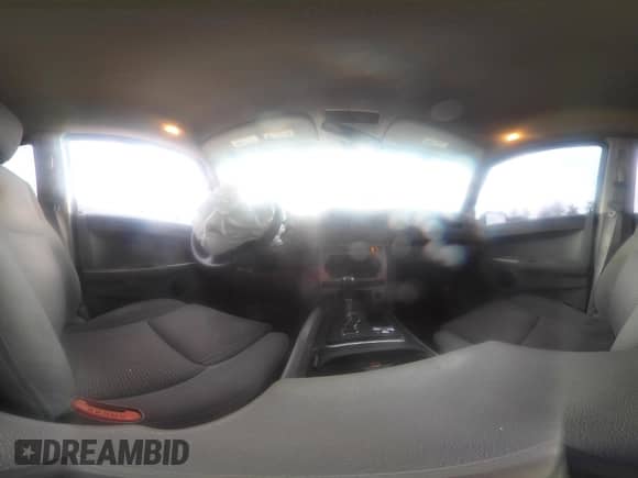 2006 Jeep Commander z VIN 1J8HG48N16C212153, wystawiony jako IAAI lot #42829776 z przebiegiem 123 609 mil mil oraz . Historia ofert i sprzedaży dostępna na DreamBid. Obrazek 19.