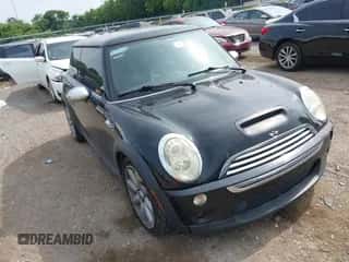2005 MINI Hardtop S with VIN WMWRE33475TD92196, listed as a IAAI auction lot 42492221 with 145,829 mi miles and . Bid and sale history available at DreamBid. Image 1.