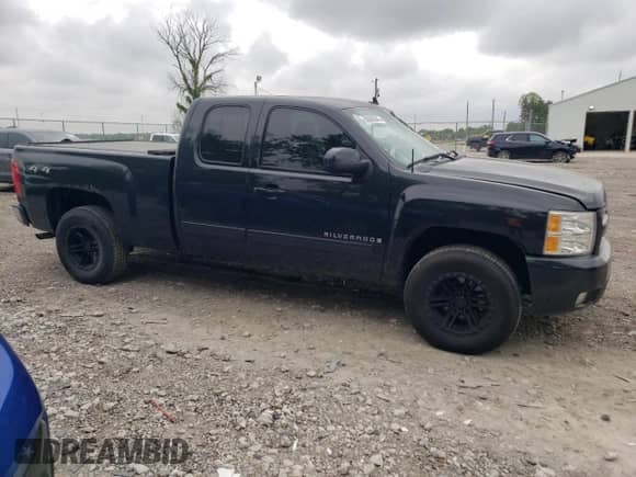 2009 Chevrolet Silverado 1500 LTZ z VIN 1GCEK39J89Z200663, wystawiony jako Copart lot #56285545 z przebiegiem 207 964 mil mil oraz Szkoda całkowita • Salvage title. Historia ofert i sprzedaży dostępna na DreamBid. Obrazek 4.