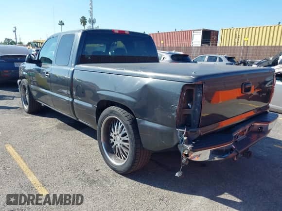 2005 Chevrolet Silverado 1500 LS with VIN 2GCEC19V451235062, listed as a IAAI auction lot 43541563 with 169,732 mi miles and . Bid and sale history available at DreamBid. Image 3.