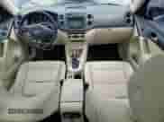 2013 Volkswagen Tiguan SE с VIN WVGAV7AX4DW548866, выставлен на аукционе Copart как лот 50389245 с пробегом 121 976 миль миль и На запчасти • Non repairable. История ставок и продаж доступна на DreamBid. Изображение 8.