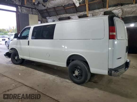 2014 Chevrolet Express Passenger LT с VIN 1GAZG1FG4E1187749, выставлен на аукционе Copart как лот 82086105 с пробегом 67 880 миль миль и Списание • Salvage title. История ставок и продаж доступна на DreamBid. Изображение 2.