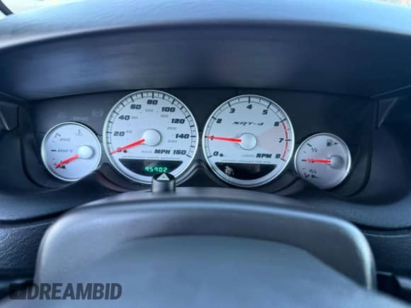 2005 Dodge Neon SRT-4 z VIN 1B3ES66S15D125098, wystawiony jako Copart lot #44760125 z przebiegiem 95 902 mil mil oraz Czysty tytuł • Clean title. Historia ofert i sprzedaży dostępna na DreamBid. Obrazek 8.