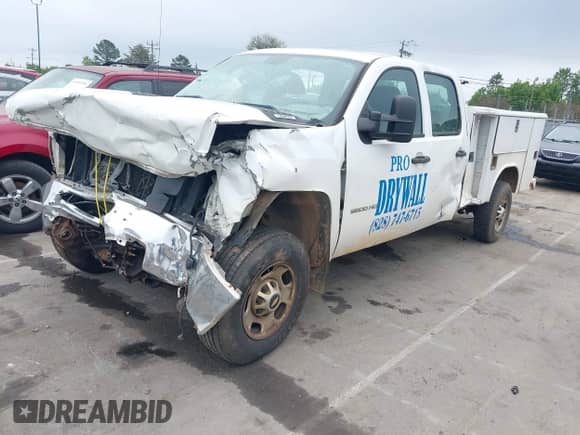 2011 Chevrolet Silverado 2500HD with VIN 1GB1KVCG2BF190764, listed as a IAAI auction lot 41937031 with 278,538 mi miles and . Bid and sale history available at DreamBid. Image 17.