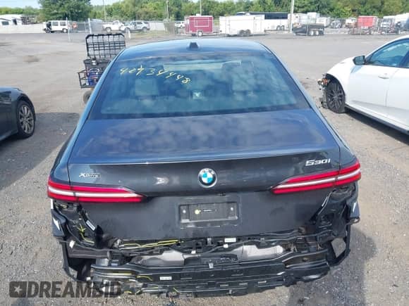 2024 BMW 5 Series 530i xDrive с VIN WBA53FJ07RCR50119, выставлен на аукционе IAAI как лот 42934448 с пробегом 36 496 миль миль и . История ставок и продаж доступна на DreamBid. Изображение 17.