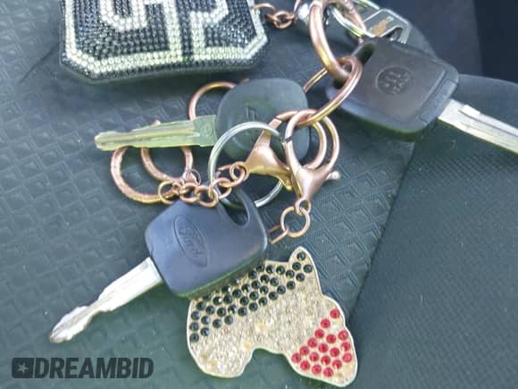 2008 Toyota Camry LE z VIN 4T1BE46KX8U254387, wystawiony jako IAAI lot #42628008 z przebiegiem 356 710 mil mil oraz . Historia ofert i sprzedaży dostępna na DreamBid. Obrazek 11.