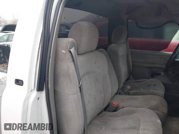 2000 Chevrolet Silverado 1500 with VIN 1GCEC14W0YE199633, listed as a IAAI auction lot 41465837 with 241,159 mi miles and . Bid and sale history available at DreamBid. Image 8.