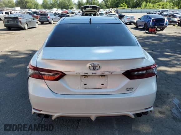 2022 Toyota Camry XSE with VIN 4T1K61BK3NU054786, listed as a Copart auction lot 62758665 with 62,654 mi miles and Salvage title. Bid and sale history available at DreamBid. Image 6.