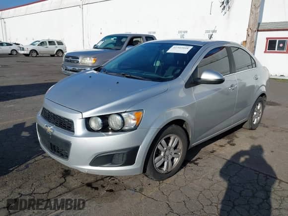 2014 Chevrolet Sonic LT с VIN 1G1JD5SB7E4197861, выставлен на аукционе IAAI как лот 41302048 с пробегом 194 778 миль миль и . История ставок и продаж доступна на DreamBid. Изображение 2.