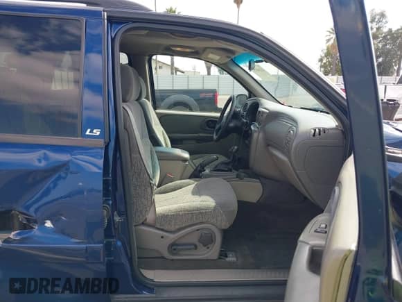 2002 Chevrolet TrailBlazer LS с VIN 1GNDS13S322526779, выставлен на аукционе IAAI как лот 43268757 с пробегом 178 594 миль миль и . История ставок и продаж доступна на DreamBid. Изображение 5.