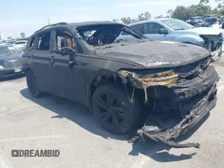 2024 Volkswagen Tiguan SE R-Line Black с VIN 3VVCB7AX3RM194238, выставлен на аукционе IAAI как лот 42507191 с пробегом Не указан миль и . История ставок и продаж доступна на DreamBid. Изображение 1.