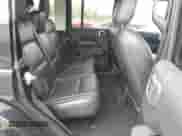 2021 Jeep Wrangler Unlimited Sahara Altitude z VIN 1C4HJXEG2MW622665, wystawiony jako IAAI lot #42257397 z przebiegiem 36 406 mil mil oraz . Historia ofert i sprzedaży dostępna na DreamBid. Obrazek 8.