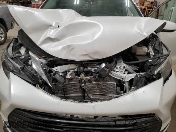 2025 Toyota Sienna XLE z VIN 5TDYRKECXSS232550, wystawiony jako Copart lot #80086495 z przebiegiem 23 661 mil mil oraz Czysty tytuł • Clean title. Historia ofert i sprzedaży dostępna na DreamBid. Obrazek 12.