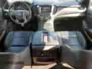 2018 Chevrolet Tahoe Premier с VIN 1GNSKCKC4JR267853, выставлен на аукционе Copart как лот 55122065 с пробегом 119 989 миль миль и Списание • Salvage title. История ставок и продаж доступна на DreamBid. Изображение 8.