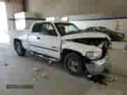 2000 Dodge 1500 с VIN 1B7HC13Z8YJ158201, выставлен на аукционе Copart как лот 59386735 с пробегом 239 398 миль миль и Списание • Salvage title. История ставок и продаж доступна на DreamBid. Изображение 4.