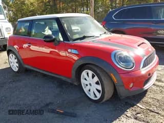 2007 MINI Hardtop S с VIN WMWMF73527TT84529, выставлен на аукционе IAAI как лот 43425761 с пробегом 95 171 миль миль и . История ставок и продаж доступна на DreamBid. Изображение 1.