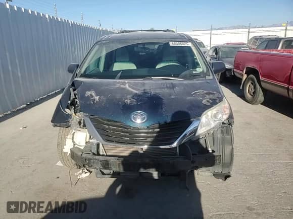 2012 Toyota Sienna LE with VIN 5TDJK3DC9CS034721, listed as a Copart auction lot 68506425 with 136,427 mi miles and Salvage title. Bid and sale history available at DreamBid. Image 15.
