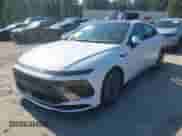 2025 Hyundai Sonata Limited с VIN KMHL54JJ7SA122960, выставлен на аукционе IAAI как лот 42989563 с пробегом 3 050 миль миль и . История ставок и продаж доступна на DreamBid. Изображение 17.