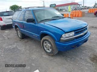 2000 Chevrolet Blazer LS с VIN 1GNCT18W6YK288858, выставлен на аукционе IAAI как лот 42344368 с пробегом 207 183 миль миль и . История ставок и продаж доступна на DreamBid. Изображение 1.