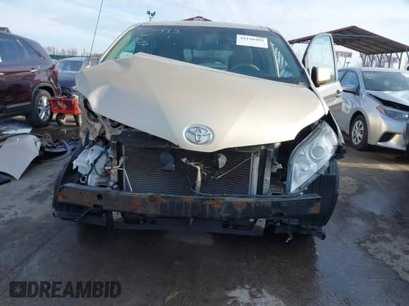 2014 Toyota Sienna Limited с VIN 5TDDK3DC0ES091759, выставлен на аукционе IAAI как лот 41150493 с пробегом 155 165 миль миль и . История ставок и продаж доступна на DreamBid. Изображение 6.