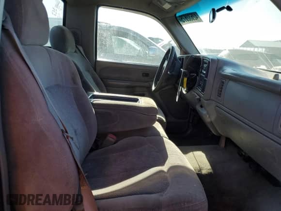 2000 Chevrolet Silverado 1500 LS with VIN 1GCEC14T3YE281264, listed as a Copart auction lot 42632875 with 209,374 mi miles and Salvage title. Bid and sale history available at DreamBid. Image 10.
