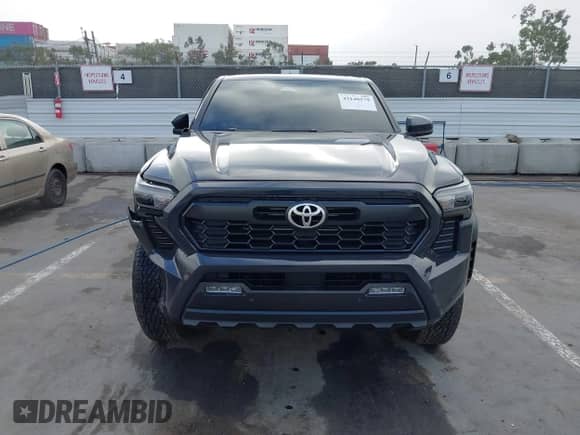 2024 Toyota Tacoma TRD Off Road с VIN 3TMLB5JN6RM051513, выставлен на аукционе IAAI как лот 43140179 с пробегом 13 703 миль миль и . История ставок и продаж доступна на DreamBid. Изображение 12.