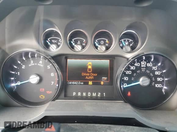 2015 Ford F-250 XL z VIN 1FTBF2B69FEC60266, wystawiony jako Copart lot #90902635 z przebiegiem 41 642 mil mil oraz Czysty tytuł • Clean title. Historia ofert i sprzedaży dostępna na DreamBid. Obrazek 9.