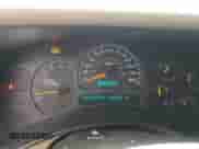 2004 Chevrolet Suburban LT z VIN 3GNEC16Z14G266077, wystawiony jako Copart lot #79800024 z przebiegiem 254 250 mil mil oraz Czysty tytuł • Clean title. Historia ofert i sprzedaży dostępna na DreamBid. Obrazek 9.