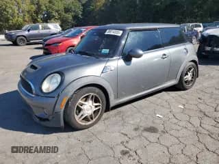 2009 MINI Hardtop S с VIN WMWMF73579TT94797, выставлен на аукционе Copart как лот 86614555 с пробегом 211 271 миль миль и Чистый • Clean title. История ставок и продаж доступна на DreamBid. Изображение 1.