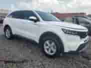 2022 Kia Sorento LX with VIN 5XYRG4LC6NG109614, listed as a Copart auction lot 81553375 with 83,147 mi miles and Salvage title. Bid and sale history available at DreamBid. Image 4.