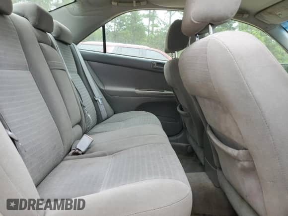 2005 Toyota Camry STD с VIN 4T1BE32K05U982537, выставлен на аукционе Copart как лот 81263055 с пробегом 292 846 миль миль и Чистый • Clean title. История ставок и продаж доступна на DreamBid. Изображение 10.