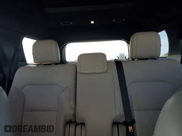 2018 Ford Explorer XLT с VIN 1FM5K8D8XJGB69736, выставлен на аукционе Copart как лот 69401535 с пробегом 135 609 миль миль и Списание • Salvage title. История ставок и продаж доступна на DreamBid. Изображение 10.