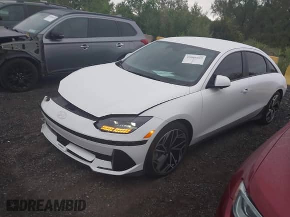 2023 Hyundai Ioniq 6 SEL с VIN KMHM34AC6PA039300, выставлен на аукционе IAAI как лот 43005333 с пробегом 22 813 миль миль и . История ставок и продаж доступна на DreamBid. Изображение 19.