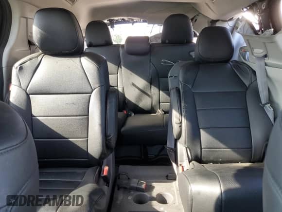 2021 Toyota Sienna LE z VIN 5TDKRKEC0MS047447, wystawiony jako Copart lot #71488175 z przebiegiem 142 078 mil mil oraz Szkoda całkowita • Salvage title. Historia ofert i sprzedaży dostępna na DreamBid. Obrazek 10.