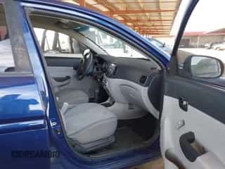 2011 Hyundai Accent GLS z VIN KMHCN4AC4BU612479, wystawiony jako IAAI lot #43249610 z przebiegiem 63 403 mil mil oraz . Historia ofert i sprzedaży dostępna na DreamBid. Obrazek 5.