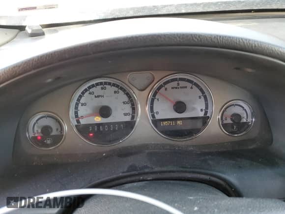 2005 Saturn Relay 2 with VIN 5GZDV03L25D239587, listed as a Copart auction lot 87667665 with 195,711 mi miles and Salvage title. Bid and sale history available at DreamBid. Image 9.