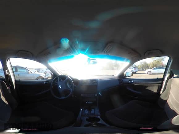 2004 Honda Accord LX с VIN 1HGCM56374A140712, выставлен на аукционе IAAI как лот 43357853 с пробегом 277 318 миль миль и . История ставок и продаж доступна на DreamBid. Изображение 18.