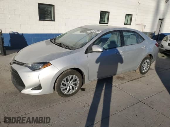 2019 Toyota Corolla L с VIN 5YFBURHE2KP907939, выставлен на аукционе Copart как лот 87214805 с пробегом 144 428 миль миль и Списание • Salvage title. История ставок и продаж доступна на DreamBid. Изображение 1.