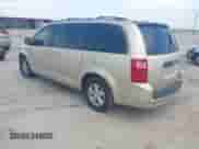 2010 Dodge Grand Caravan Hero z VIN 2D4RN3D1XAR363686, wystawiony jako IAAI lot #43048015 z przebiegiem 180 094 mil mil oraz . Historia ofert i sprzedaży dostępna na DreamBid. Obrazek 3.