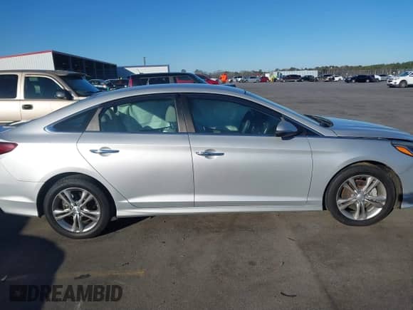 2018 Hyundai Sonata Limited с VIN 5NPE34AFXJH618048, выставлен на аукционе IAAI как лот 41729628 с пробегом 107 687 миль миль и . История ставок и продаж доступна на DreamBid. Изображение 14.