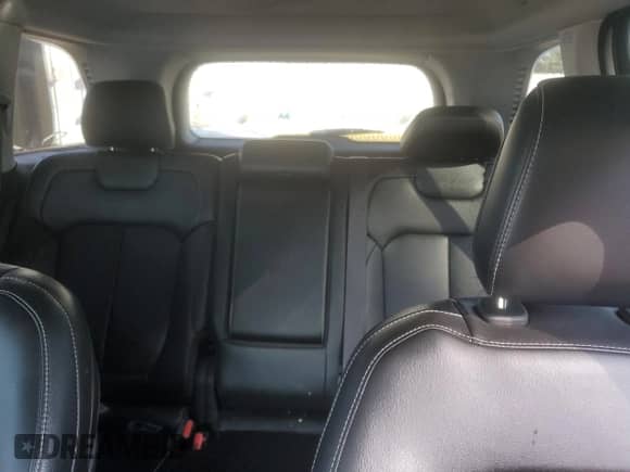 2023 Jeep Grand Cherokee Limited z VIN 1C4RJGBG1P8902983, wystawiony jako Copart lot #53397875 z przebiegiem 35 288 mil mil oraz Szkoda całkowita • Salvage title. Historia ofert i sprzedaży dostępna na DreamBid. Obrazek 10.