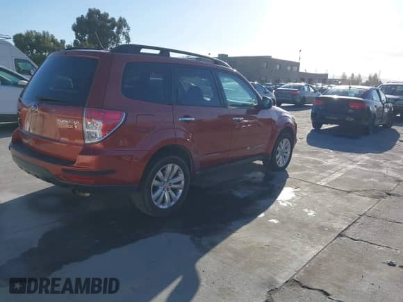 2011 Subaru Forester X Premium with VIN JF2SHBDC1BH721614, listed as a IAAI auction lot 43422762 with 172,248 mi miles and . Bid and sale history available at DreamBid. Image 4.