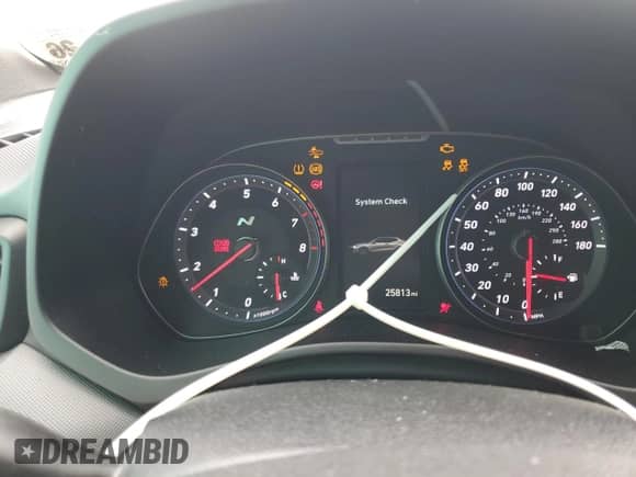 2021 Hyundai Veloster z VIN KMHT36AHXMU009908, wystawiony jako Copart lot #70664983 z przebiegiem 25 813 mil mil oraz . Historia ofert i sprzedaży dostępna na DreamBid. Obrazek 9.