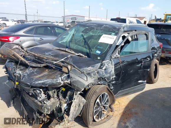 2025 Chevrolet TrailBlazer LT with VIN KL79MPSL9SB069933, listed as a IAAI auction lot 42725411 with Not provided miles and . Bid and sale history available at DreamBid. Image 6.