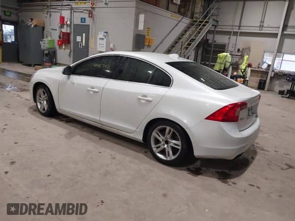 2015 Volvo S60 T5 Drive-E Premier with VIN YV126MFB4F1311693, listed as a IAAI auction lot 41457471 with 146,042 mi miles and . Bid and sale history available at DreamBid. Image 3.