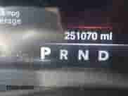 2013 Ram 1500 Big Horn z VIN 1C6RR7LT5DS621215, wystawiony jako IAAI lot #42881419 z przebiegiem 251 070 mil mil oraz . Historia ofert i sprzedaży dostępna na DreamBid. Obrazek 15.